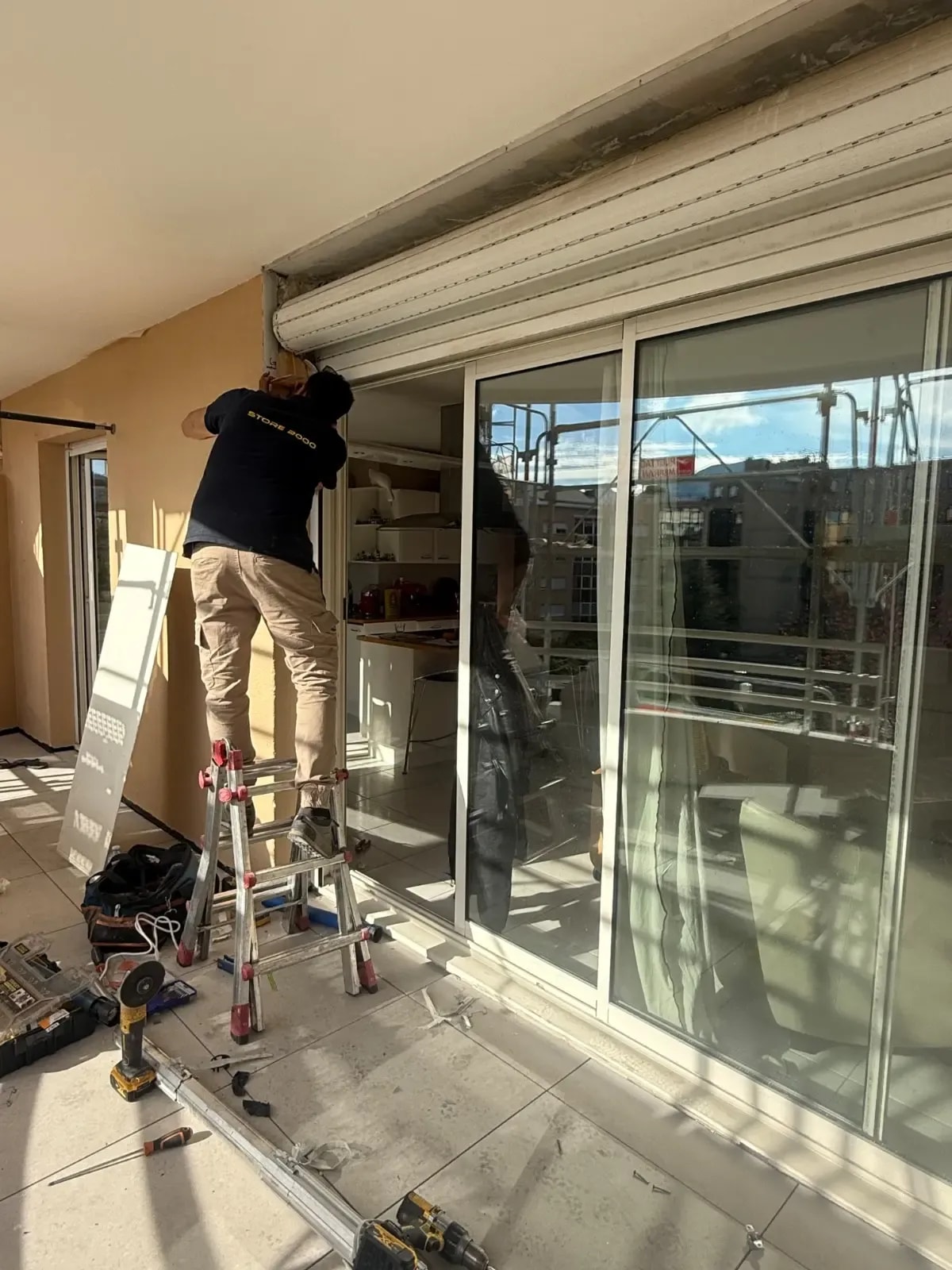 Installation volet roulant Tunisie – Store 2000
